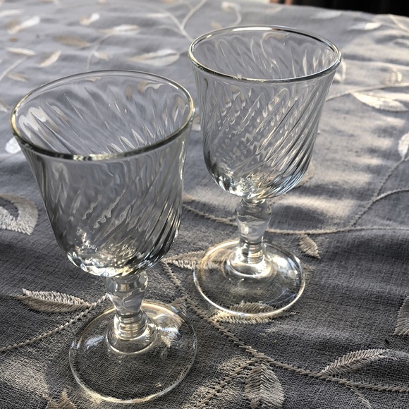 Vintage Mini Wine Aperitif Glass - set of 2. - Picture 9 of 10